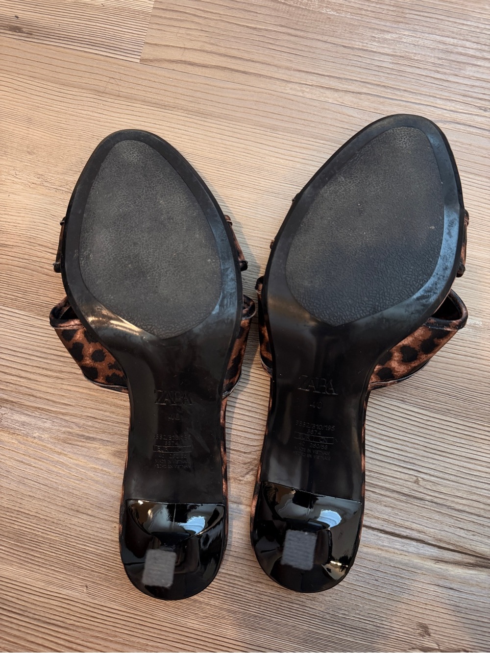 Zara Leopard-Print Knotted Slide Sandals - Brown and Black - Picture 3 of 3